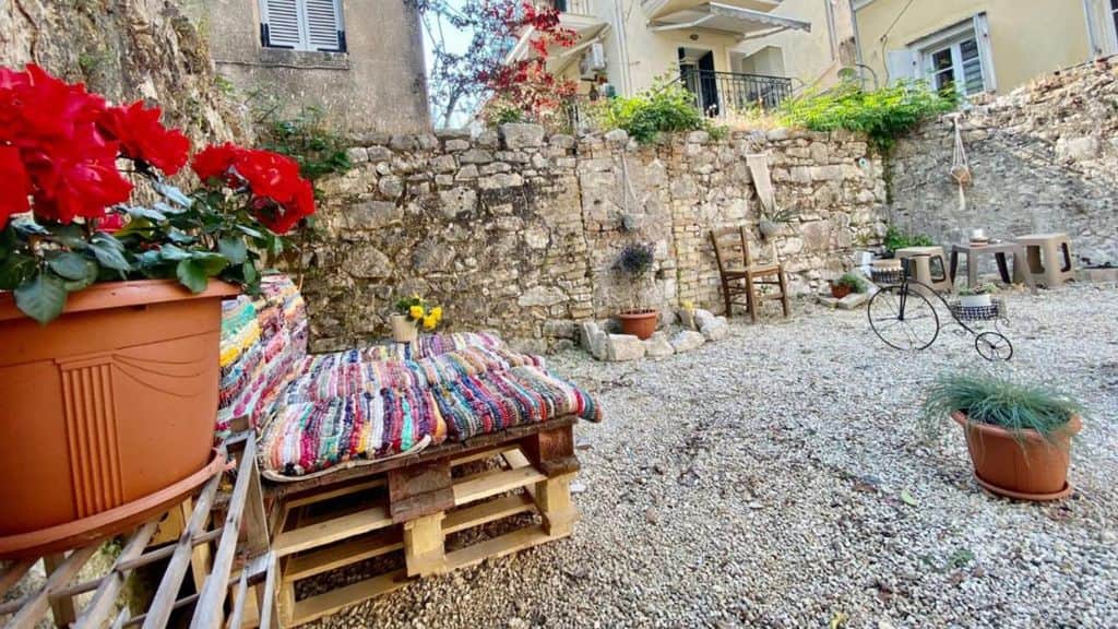 Outdoors space - entrance in historic Corfu town apartment